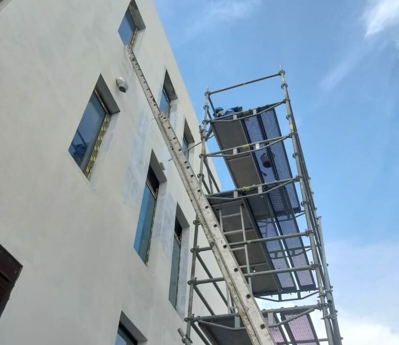 Travaux de peinture a la SGC Bonapriso face école primaire les Ribanbelles